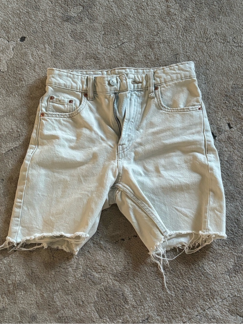 Zara Frayed Hem Denim Shorts light wash